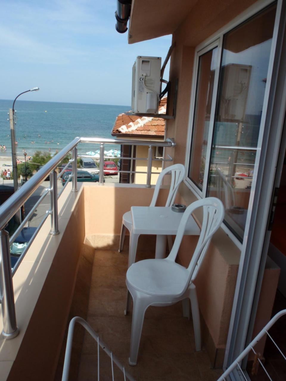 Guest House Cherno More Pomorie Exterior foto